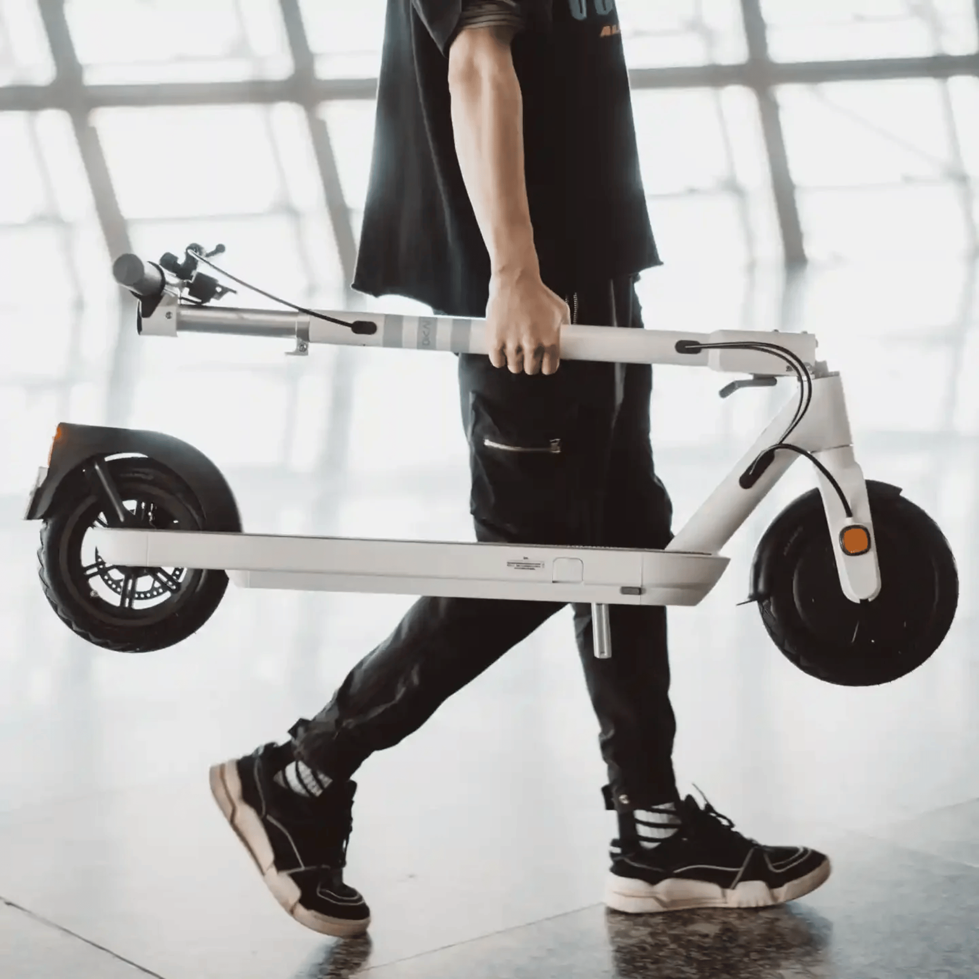 OKAI ES10 | Trottinette Électrique 500W, Vitesse 25km/h, Connectée via Application Mobile – Image 3