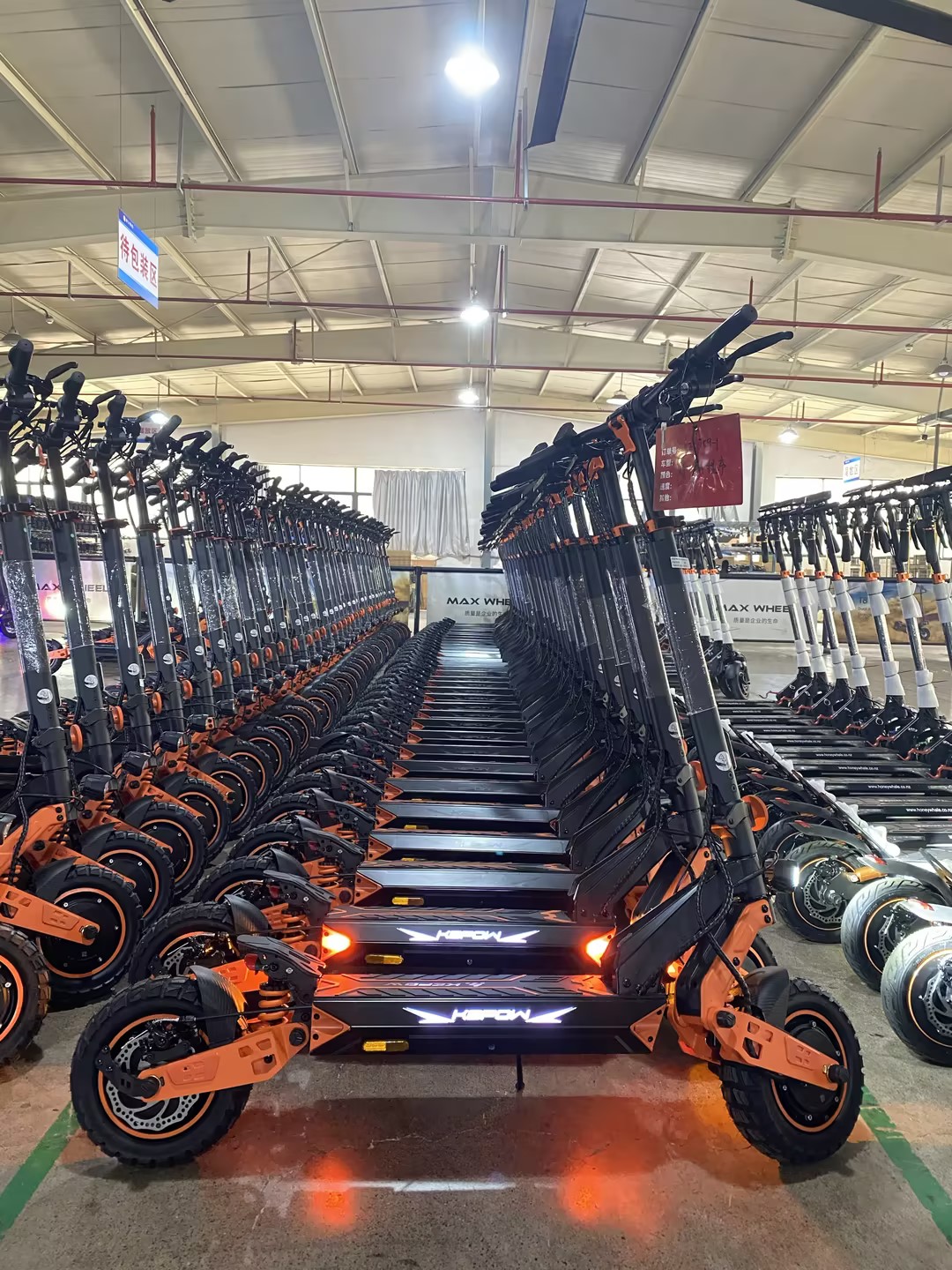 KEPOW K3 MASTER | Trottinette Électrique 2400W, 65 km/h, Autonomie 70 km – Image 2